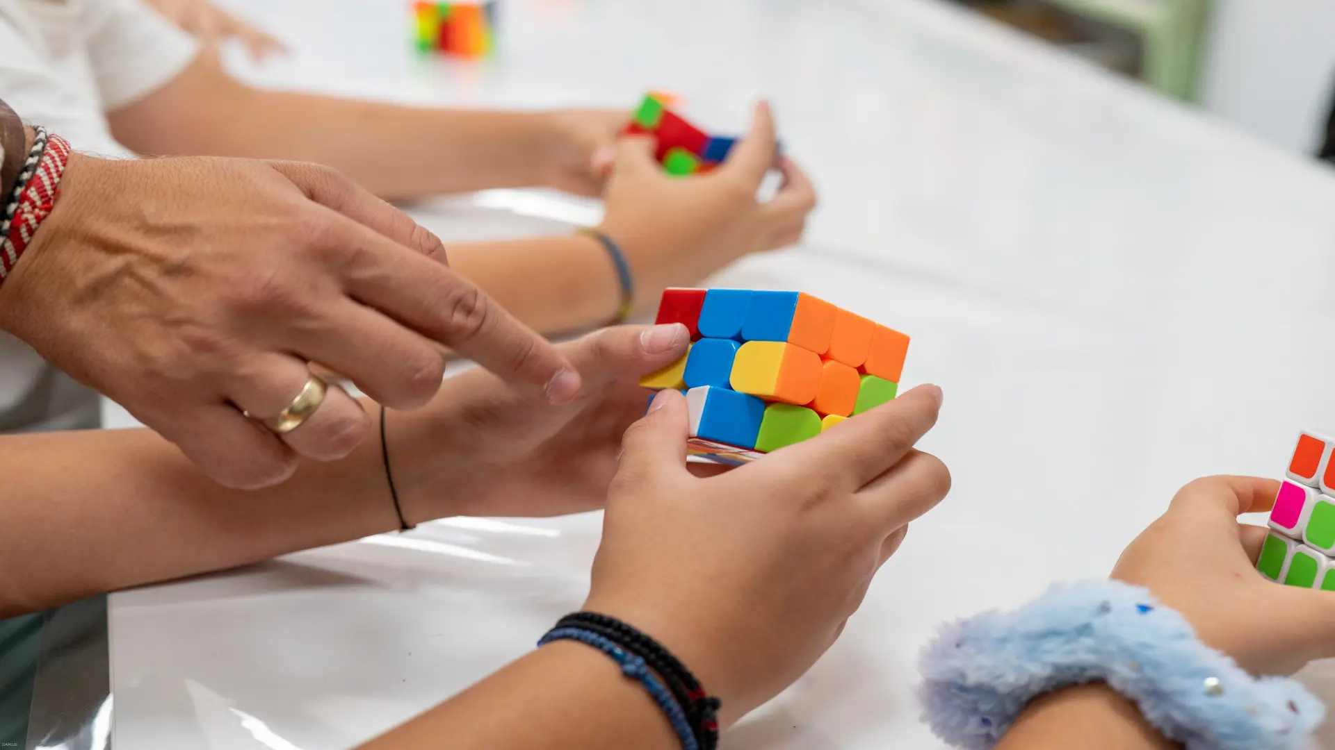 Atelierele de cub rubik